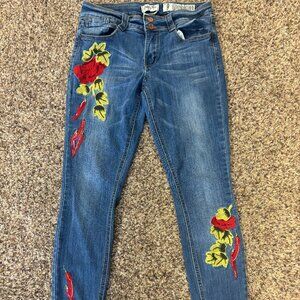 Indigo Rein Embroidered Floral Ankle Cut Jeans - Juniors Size 9 - 1927